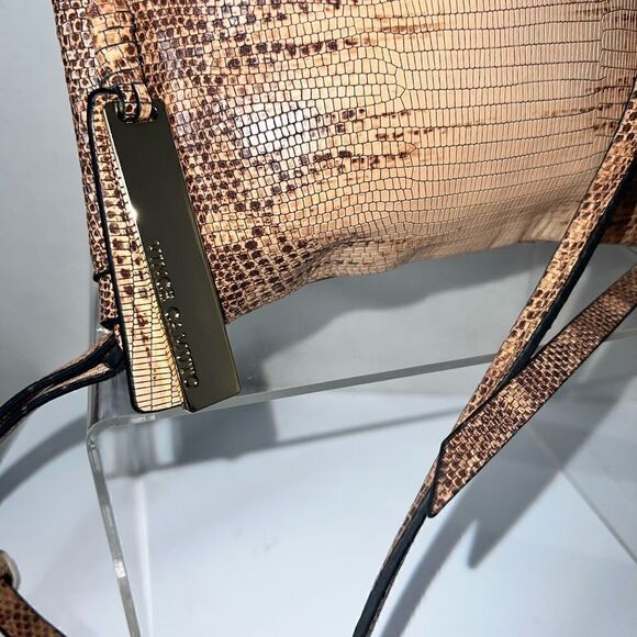 NWOT Vince Camuto Snake Embossed Crossbody - Picture 5 of 8